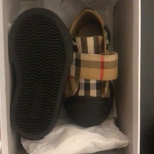 Burberry toddler size 19